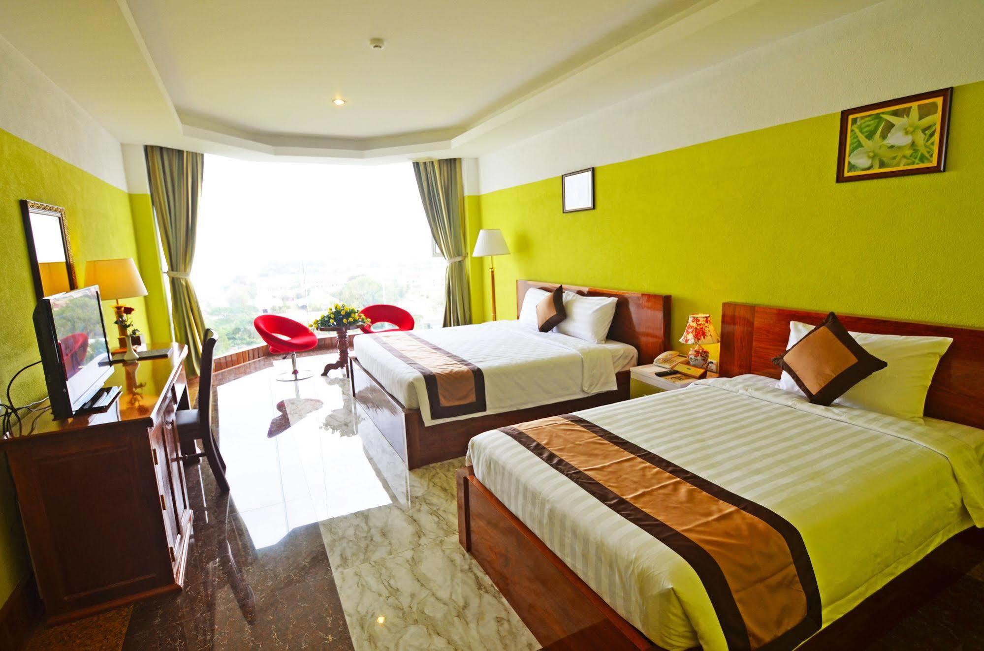 High Sky Hotel Phnom Penh Esterno foto