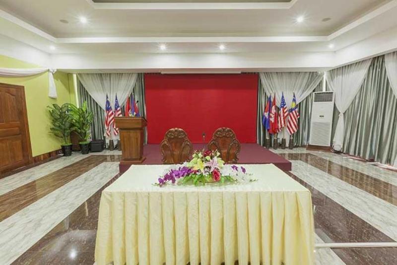 High Sky Hotel Phnom Penh Esterno foto